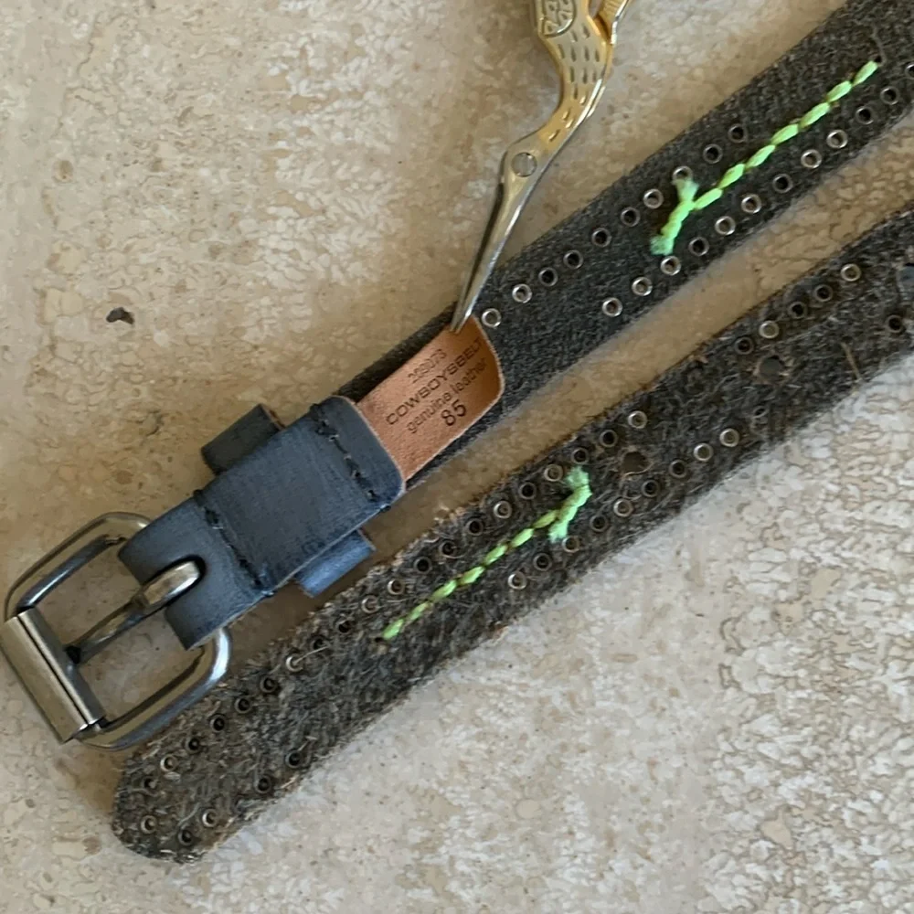 COWBOYS BELT Grey leather belt, silver studs & buckle, green lacing. M EUC